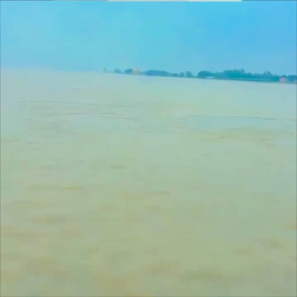 बिहार के सहरसा जिले के महिषी प्रखंड के महपुरा गांव में कोसी नदी के तट पर स्थित बाबा कारू का मंदिर…