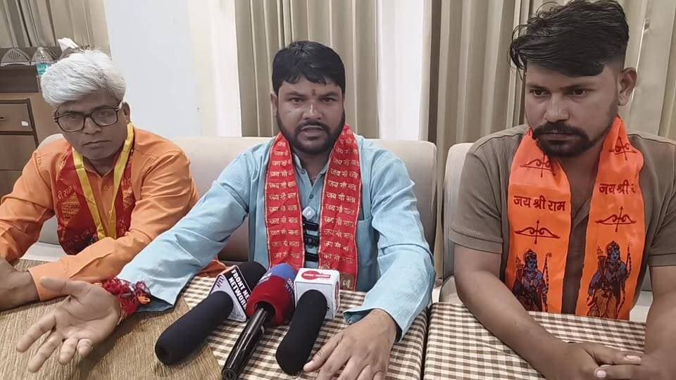 रुद्रपुर- मुफ़्ती की गिरफ़्तारी के बाद गौ रक्षादल के पदाधिकारियों ने की प्रेसवार्ता