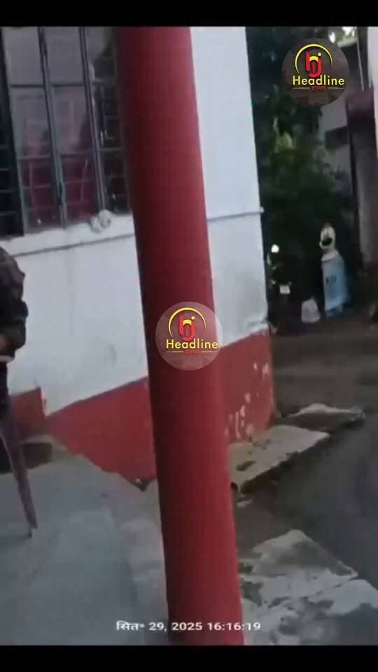 आवेदन लिखने के एवज में पैसा मांगने का वीडियो वायरल, जांच का निर्देश
तीन चौकीदार व एक दारोगा से मांगा गया स्पष्टीकरण, एसपी ने एसडीपीओ को सौंपी जांच
एक साल पहले 29 सितम्बर 2025 का है वायरल वीडियो..
