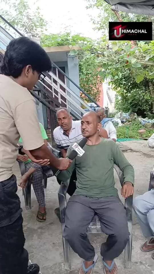 बिलासपुर बरठीं: कथित छेड़छाड़ के आरोप के बाद हुई मारपीट ने उजाड़ा परिवार, दिव्यांग पत्नी और बेटी के भविष्य पर संकट, सीएम से मदद की गुहार
Sukhvinder Singh Sukhu SP Bilaspur HP Jairam Thakur DC Bilaspur