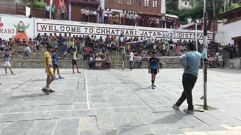 अंडर 14 खंड स्तरीय प्रतियोगिता
सीनियर सेकेंडरी स्कूल होली और सीनियर सेकेंडरी स्कूल खणी के बीच सेमी फाइनल फर्स्ट वालीबॉल मैच लाइव