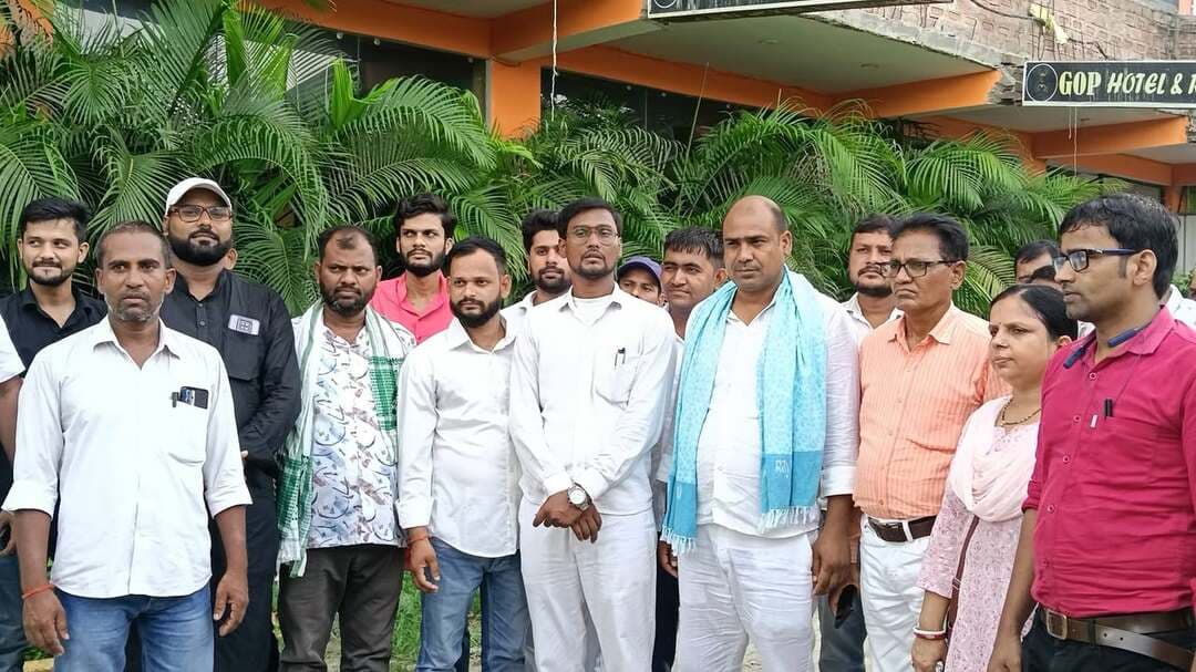सारण यादव प्रगति मिशन का 16 बैठक छपरा गोप विवाह भवन में संपन्न हुआ सैकड़ों की संख्या में लोग मौजूद थे।
#yadav #यादव #समाज #facebook #viralpost #वायरल