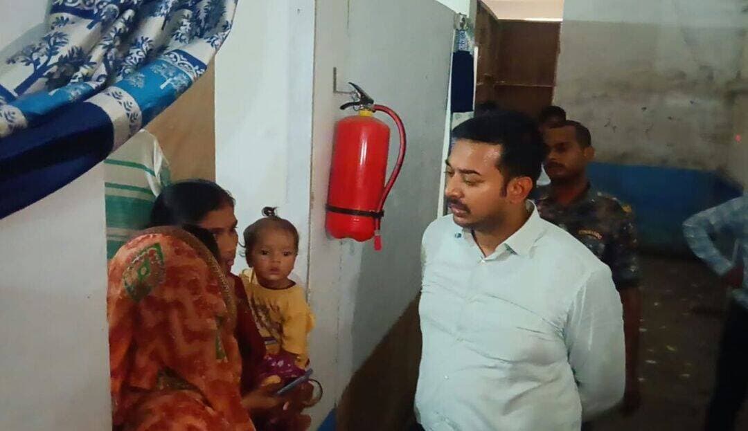 SKMCH के पास होटल में चल रहा था फर्जी नर्सिंग होम, छापेमारी में भर्ती मिले कई मरीज
पूरी खबर कमेंट बॉक्स में पढ़ें