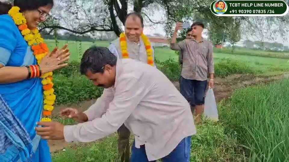 पूसा बासमती 01 की जैविक खेती, TCBT मैथड By धारा सिंह,ग्राम पलोहा बड़ा, गाडरवाड़ा जिला नरसिंहपुर मध्यप्रदेश
2माह की फसल की ग्रोथ देखें