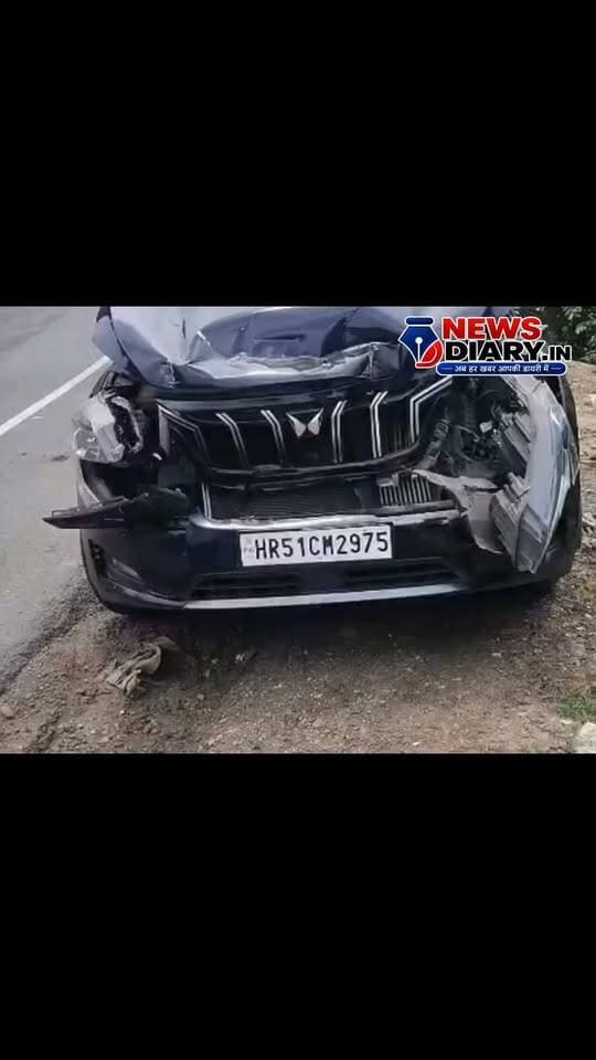 कोडरमा घाटी में एक्सयूवी कार और ट्रेलर के बीच जोरदार टक्कर हो गई। टक्कर के बाद ट्रेलर अनियंत्रित होकर खाई में जा गिरा। हादसे में बच्ची समेत कई लोगों के घायल होने की सूचना है। घायलों को इलाज के लिए अस्पताल भेजा गया।
#Koderma #KodermaGhati #RoadAccident #JharkhandNews #BreakingNews