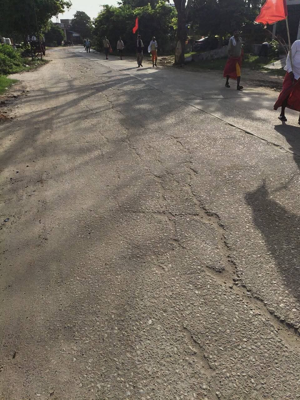 गांव जहाज के कारिस देव मेला में पैदल श्रद्धालुओं का आना हुआ शुरू............