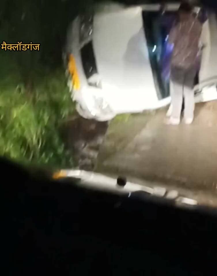 मैक्लॉडगंज: जोगीवाड़ा में फिर ऐक्सिडेंटल जोन एरिया में दुर्घटना ग्रस्त हुआ वाहन, फिलहाल किसी के हताहत होने की सूचना नहीं ।
#himachalpradesh #dharmshala #meclodganj #accident #followers #highlights