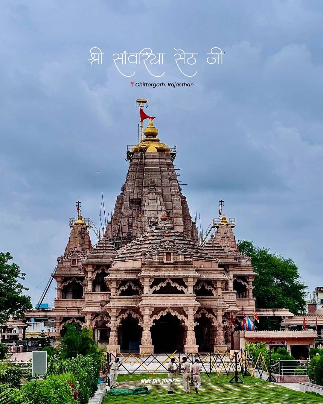श्री सवारिया सेठ जी, चित्तौड़गढ़ राजस्थान 🙏🏻🚩❤️
.
.
For More Follow 👉🏻@me.bhi.jodhpuri_
And Use. #mebhijodhpuri
.
.
#sawariyaseth #sawariyasarkar #sawariyasarkar♥️ #sawariya #sawariyasethtemple🙏❤️ #chittorgarh #rajasthan