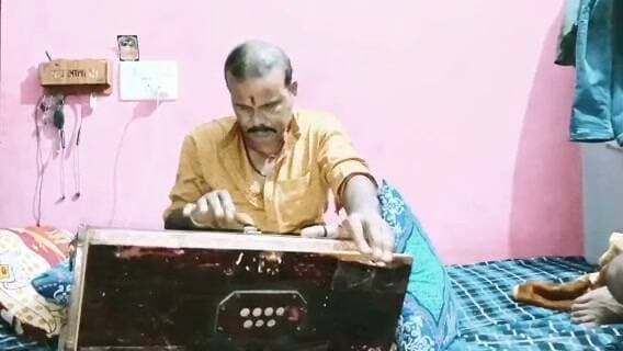अखियों से गोली मारे