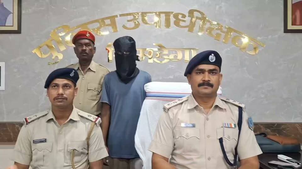 सिमडेगा:स्कूल के पुराने भवन में चोरी के मामले में 2 घंटे के अंदर पुलिस ने चोर को गिरफ्तार कर भेजा जेल