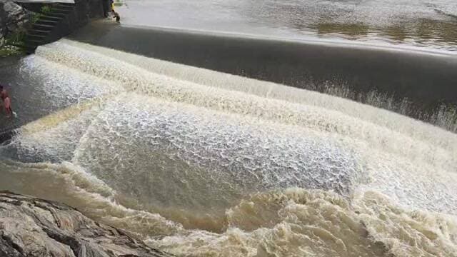 LIVE:মুরগুমা ঝরনা ওভারফ্লো, প্রাকৃতিক সৌন্দর্য উপভোগে পর্যটক-স্থানীয়দের ভিড়