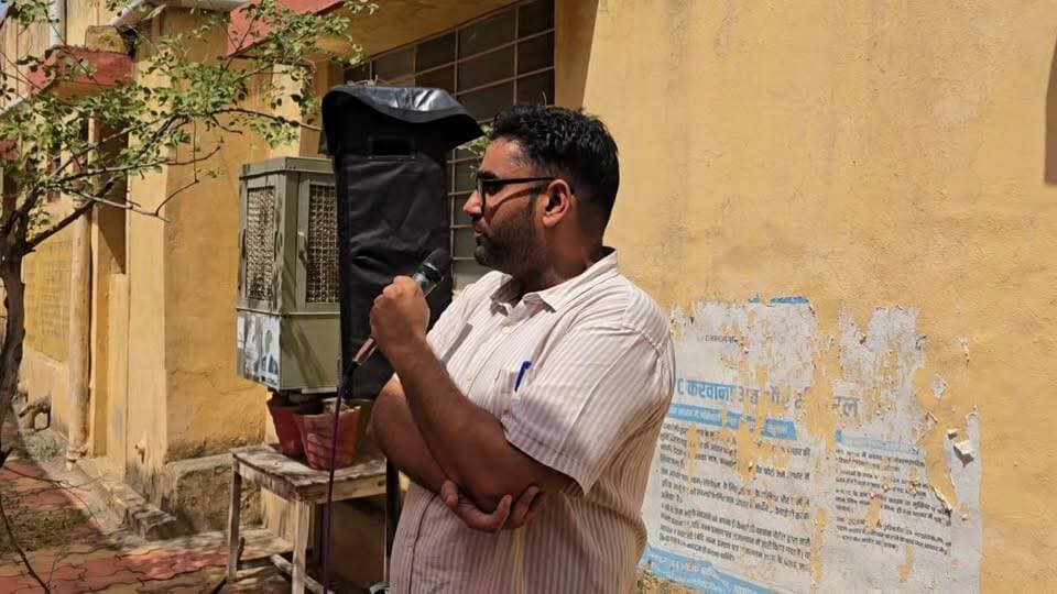 नामांकन दाखिल करने में एक घंटा सेस.... जल्दी करें ।