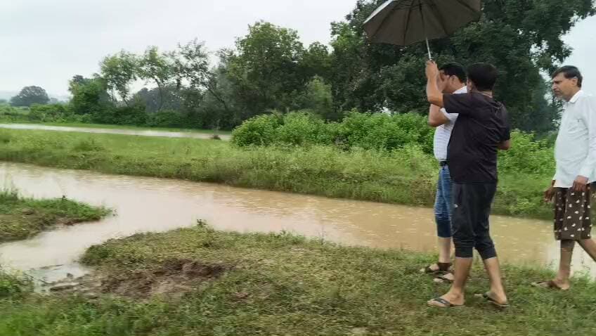 बिरसिंहपुर नगर के लिए अच्छी ख़बर नहर के पानी को बिरसिंहपुर नगर की तरफ से रोकने के लिए बिरसिंहपुर तहसीलदार शैलेन्द्र शर्मा ने जांच पड़ताल कर टीम किया गठित नहर से बिरसिंहपुर नगर में पानी जिसके कारण विगत दिनो बिरसिंहपुर नगर में हुआ था जलभराव