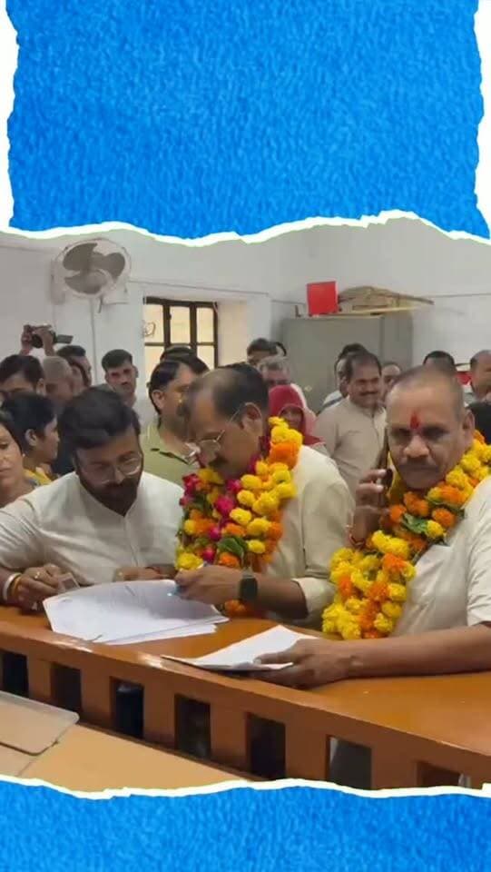 अरनोद में भाजपा के टिकट बंटवारे से सियासी हलचल तेज, कहीं पति-पत्नी को मौका तो कहीं दावेदारों को झटका
प्रतापगढ़ के अरनोद नगरपालिका चुनाव में भाजपा की प्रत्याशी सूची जारी होने के बाद सियासी समीकरण बदलते नजर आ रहे हैं। 20 वार्डों के लिए जारी सूची में पार्टी ने अनुभवी और नए चेहरों पर दांव लगाया है। खास बात यह रही कि पूर्व सरपंच शांति मीणा को वार्ड नंबर 1 और उनके पति बालूलाल मीणा को वार्ड नंबर 2 से टिकट मिला। वहीं भाजपा नगर अध्यक्ष ईश्वर चौधरी को वार्ड 7 और उनकी पत्नी नेहा चौधरी को वार्ड 4 से उम्मीदवार बनाया गया है। दूसरी ओर वार्ड 8 की निवर्तमान सरपंच संगीता राणा के पति भरत राणा और मंडल महामंत्री संजय साह को टिकट नहीं मिला। वार्ड 20 से योगेश शर्मा को मौका मिलने के बाद यहां भी दावेदारों में नाराजगी की चर्चा है। अब टिकट से वंचित दावेदारों के रुख पर सभी की नजरें हैं।
#Arnod #ArnodMunicipalElection #Pratapgarh #RajasthanPolitics #NagarPalikaElection