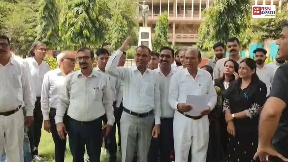 राहुल गांधी पर केस के विरोध में हिसार में वकीलों का हल्लाबोल, सड़कों पर उतरकर जताया विरोध !