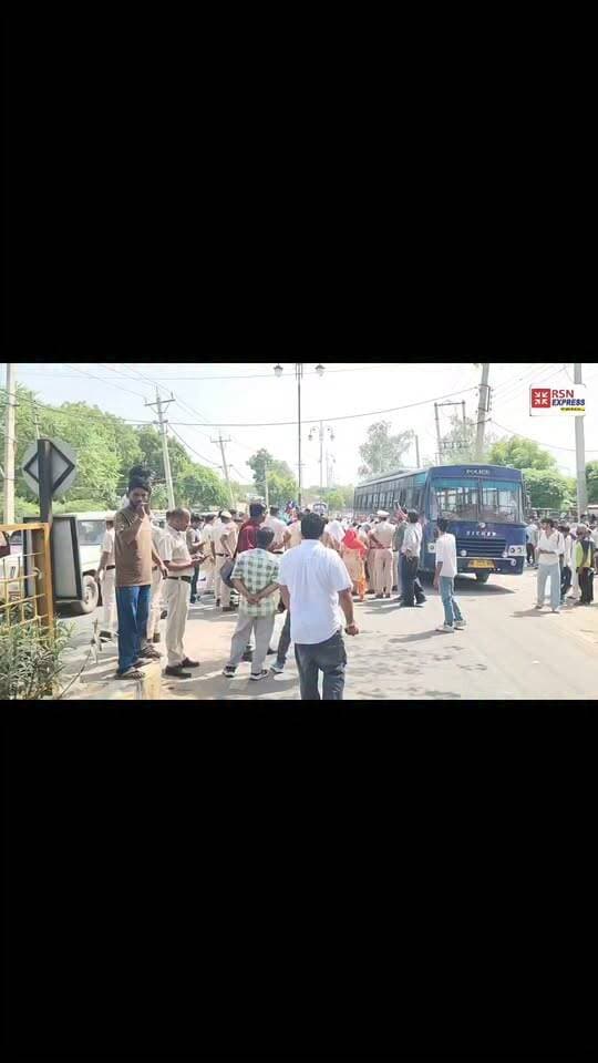 नगर निगम के कर्मचारियों और पुलिस प्रसासन के बेच हुई झड़प रोका नगर निगम की गाड़ियों को हुआ सड़को पर हंगामा !
