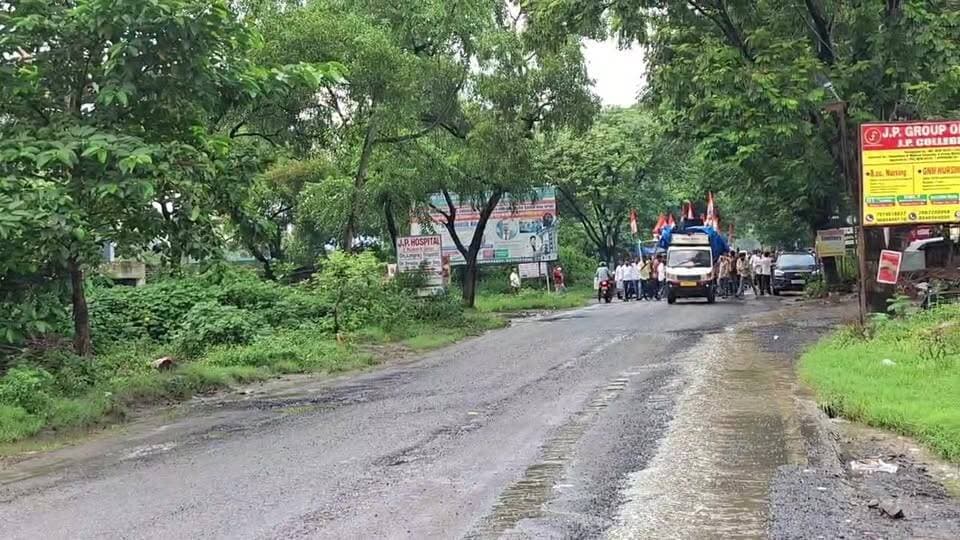 पुलिस के सामने स्थिति काफी संवेदनशील देखने को मिला, जिला कांग्रेस कमिटी के द्वारा भाजपा कार्यालय के बाहर मनुस्मृति जलाने को लेकर पहुंचे, उसके बाद क्या हुआ देखिए 99 न्यूज पर लाइव
#Congresdhanbad
#inc
#bjp
#bjp4india
#jharkhandpolice
#dhanbad
#poltics
#allpoliticsislocal