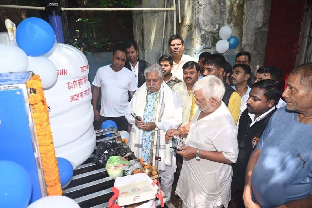 गया शहर के मां शीतला मंदिर परिसर में शुद्ध पेयजल आरओ का बिहार विधानसभा अध्यक्ष डॉ प्रेम कुमार ने किया उद्घाटन