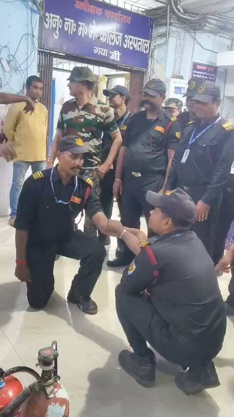 जिला अग्निशमन पदाधिकारी गया के अध्यक्षता में सहायक जिला अग्निशमन पदाधिकारी , सहायक अनुमंडल अग्निशमन पदाधिकारी तथा अग्निशमन कर्मियों के द्वारा अनुग्रह नारायण कॉलेज अस्पताल गया जी में मॉक ड्रिल एवं जन जागरूकता का कार्यक्रम किया गया जिसमें पेशेंट, हॉस्पिटल स्टाफ, सिक्योरिटी स्टाफ को आग से बचाव एवं आपात स्थिति से निपटने के लिए जागरूक किया गया।