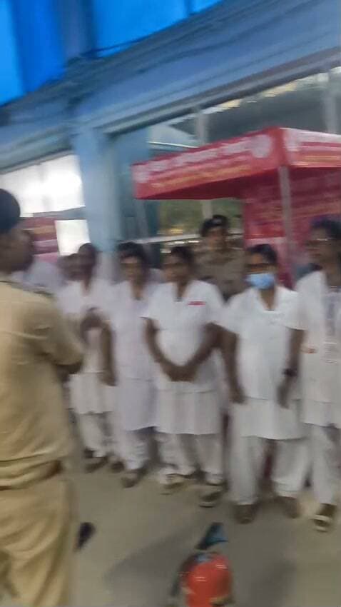 जिला अग्निशमन पदाधिकारी गया के अध्यक्षता में सहायक जिला अग्निशमन पदाधिकारी , सहायक अनुमंडल अग्निशमन पदाधिकारी तथा अग्निशमन कर्मियों के द्वारा अनुग्रह नारायण कॉलेज अस्पताल गया जी में मॉक ड्रिल एवं जन जागरूकता का कार्यक्रम किया गया जिसमें पेशेंट, हॉस्पिटल स्टाफ, सिक्योरिटी स्टाफ को आग से बचाव एवं आपात स्थिति से निपटने के लिए जागरूक किया गया।