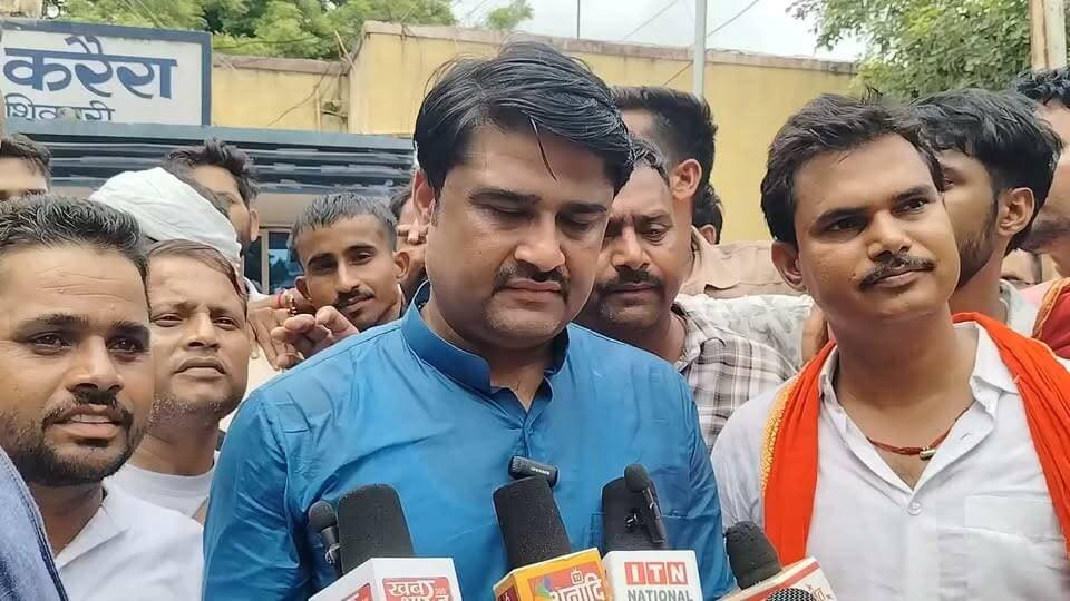 करैरा- आजाद लोधी पर NSA और जिलाबदर की कार्यवाही की मांग, सर्व समाज ने सौंपा ज्ञापन क्या कुछ कहा सुनिये।