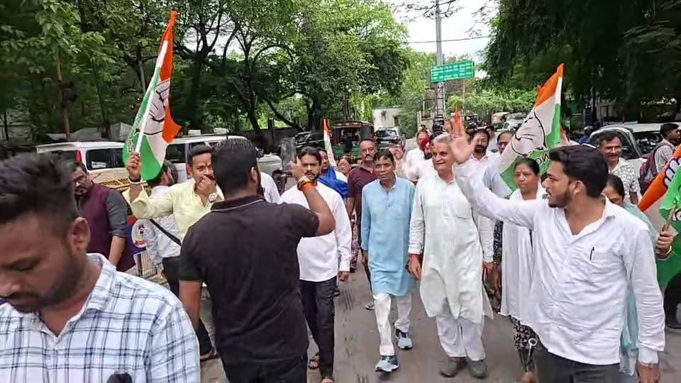 धनबाद, रणधीर वर्मा चौक पर कांग्रेस कमिटी के द्वारा प्रधानमंत्री नरेंद्र मोदी का पुतला दहन देखिए 99 न्यूज पर लाइव