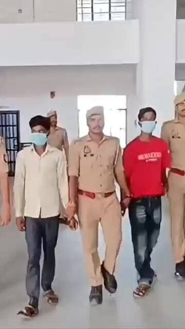 सवायजपुर पुलिस ने दो अंतर्जनपदीय शातिर चोरों को किया गिरफ्तार, जेवरात व नकदी बरामद