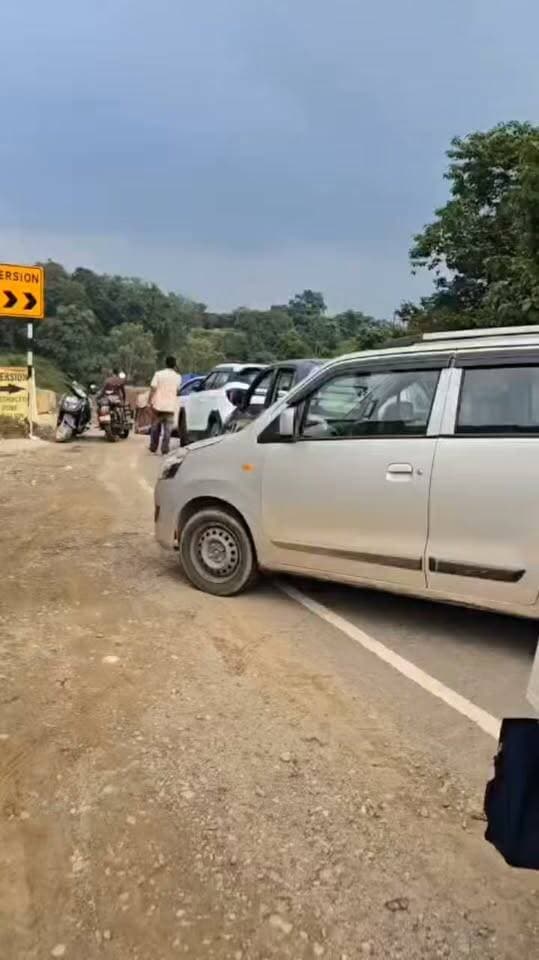 ज्वालामुखी ।। #News123 ।। बलूग्लोआ में भीषण सड़क हादसा,फोरलेन के पुल के पिलर के साथ टकराया ट्रक*
ड्राइवर की मौके पर मौत