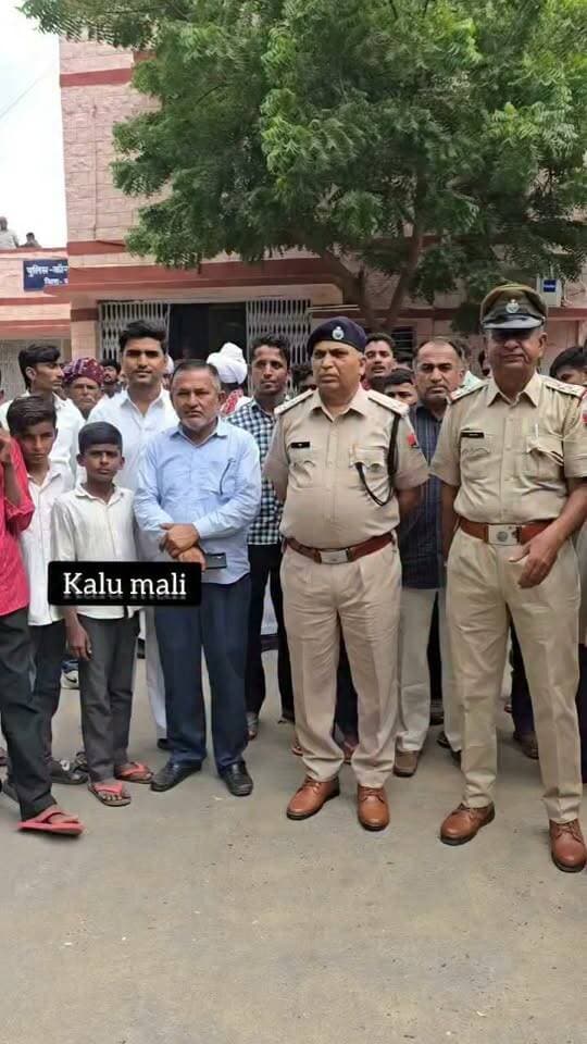 40 साल राजस्थान पुलिस में अपनी सेवा देने वाले मगन सिंह सब इंस्पेक्टर हुए सेवानिवृत्त।
Barmer Police Balotra Police Rajasthan Police