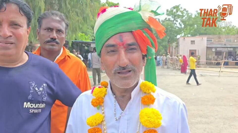 मंदिर के पुजारी ललित कुमार बोले मुझे घर बैठे bheji टिकट लोग तो भागते हैं टिकट के पीछे