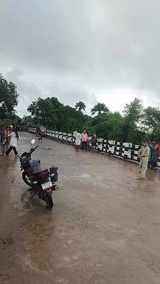 लोदीपुर मदार केशहर नदी High alert पर।