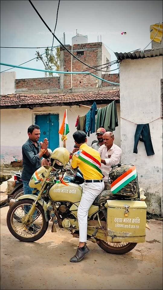 “बच्चे हमारे देश का भविष्य हैं, और स्वच्छता हमारी जिम्मेदारी …
स्वच्छ भारत क्रांति 5 dec. 2015 से आज तक ,!