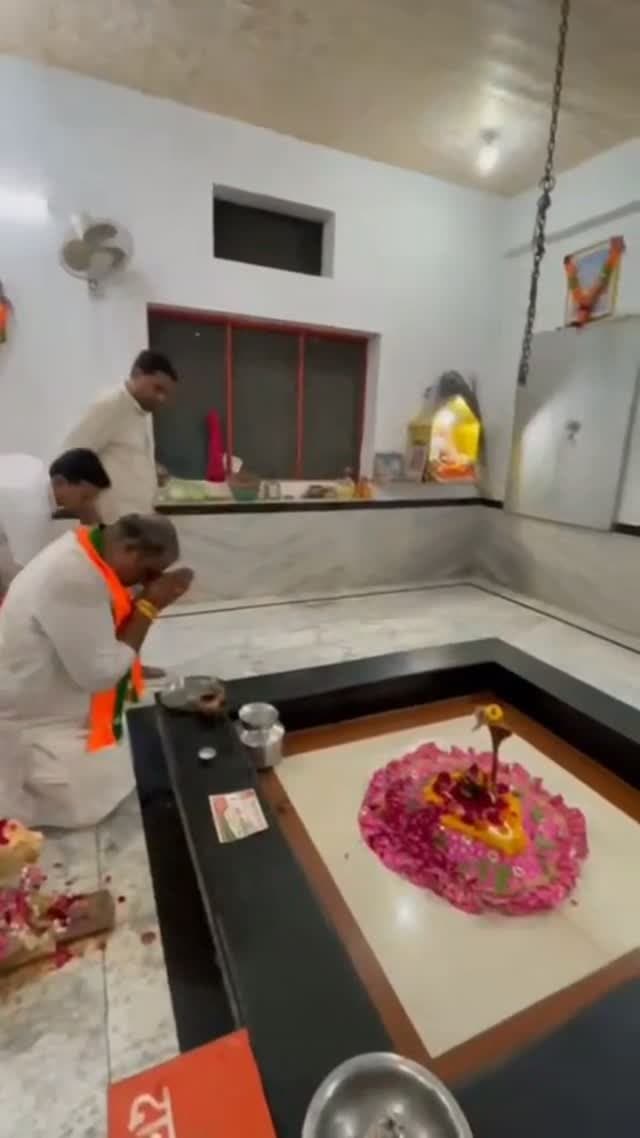"जन-जन का आशीर्वाद, वार्ड 78 का सर्वांगीण विकास! 🙏"
आज वार्ड 78 के सम्मानित निवासियों एवं देवतुल्य जनता के बीच पहुंचकर उनका आशीर्वाद एवं अपार स्नेह प्राप्त किया। हर घर से मिल रहा यह अपार समर्थन ही हमारी सबसे बड़ी शक्ति है।
आपका विश्वास, हमारा संकल्प! 🌸🚩
#AtulChandalia #Ward78 #Udaipur #JanSampark #VikasKiOor JantaKaAashirwad UdaipurElection