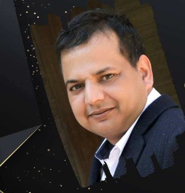 बीसीआई उत्सव और बीसीआई अल्फा की वर्कप्लेस विजिट आज
बिजनेस को समझने, नेटवर्किंग और नए कनेक्शंस के साथ बिजनेस ग्रोथ पर रहेगा फोकस
उदयपुर : बिजनेस सर्कल इंटरनेशनल (बीसीआई) के उत्सव और अल्फा चैप्टर की वर्कप्लेस विजिट आज, 31 अगस्त को आयोजित की जाएगी। दोनों चैप्टर की ओर से आयोजित इन विजिट्स का उद्देश्य मेंबर्स को एक-दूसरे के बिजनेस, वर्किंग और प्रोफेशनल सेटअप को करीब से समझने का अवसर देना है।
बीसीआई उत्सव चैप्टर की वर्कप्लेस विजिट सुबह 11 बजे पीआईएमएस के चेयरमैन श्री आशीष अग्रवाल जी के वर्कप्लेस पैसिफिक कॉलेज, चित्रकूट नगर पर आयोजित की जाएगी। वहीं, बीसीआई अल्फा चैप्टर की वर्कप्लेस विजिट शाम 5 बजे बीसीआई अल्फा के सचिव श्री पीयूष कोठारी जी के न्यू भूपालपुरा स्थित वर्कप्लेस वकांजा लाइटिंग पर आयोजित होगी।
बीसीआई के फाउंडर एंड चेयरमैन मुकेश माधवानी ने बताया कि वर्कप्लेस विजिट बीसीआई के नेटवर्किंग मॉडल का महत्वपूर्ण हिस्सा है। इसके माध्यम से मेंबर्स को एक-दूसरे के बिजनेस को समझने, नए कनेक्शंस बनाने और बिजनेस ग्रोथ के नए अवसर तलाशने का मौका मिलता है। ऐसी एक्टिविटीज मेंबर्स के बीच बिजनेस रिलेशनशिप को और मजबूत करती हैं।
उत्सव चैप्टर के प्रेसिडेंट संजीव पटवा ने बताया कि ऐसी विजिट्स से मेंबर्स के बीच बेहतर कनेक्ट बनता है और एक-दूसरे के बिजनेस को प्रमोट करने के नए अवसर तैयार होते हैं।
अल्फा चैप्टर के प्रेसिडेंट पुष्कर पुरोहित ने बताया कि विजिट के दौरान मेंबर्स को पीयूष कोठारी के बिजनेस और वर्किंग सेटअप को करीब से जानने का अवसर मिलेगा। उन्होंने कहा कि नेटवर्किंग के साथ-साथ एक-दूसरे के बिजनेस को समझना और रेफरल के माध्यम से ग्रोथ बढ़ाना इसका प्रमुख उद्देश्य है।
पीआईएमएस के चेयरमैन श्री आशीष अग्रवाल जी ने बताया कि वर्कप्लेस विजिट के दौरान बीसीआई उत्सव के मेंबर्स के साथ बिजनेस एक्सपीरियंस शेयर करने और नए आइडियाज पर चर्चा का अवसर मिलेगा। उन्होंने कहा कि इस तरह के इंटरैक्शन से एक-दूसरे के बिजनेस को समझने और नए बिजनेस कनेक्शंस डेवलप करने में मदद मिलती है।
बीसीआई अल्फा के सचिव और होस्ट पीयूष कोठारी ने बताया कि उनके वर्कप्लेस पर आयोजित होने वाली विजिट बीसीआई मेंबर्स के लिए बिजनेस और नेटवर्किंग के लिहाज से उपयोगी रहेगी। ऐसे इंटरैक्शन से मेंबर्स को एक-दूसरे के बिजनेस की बेहतर समझ मिलती है और नए बिजनेस कनेक्शंस विकसित होते हैं।