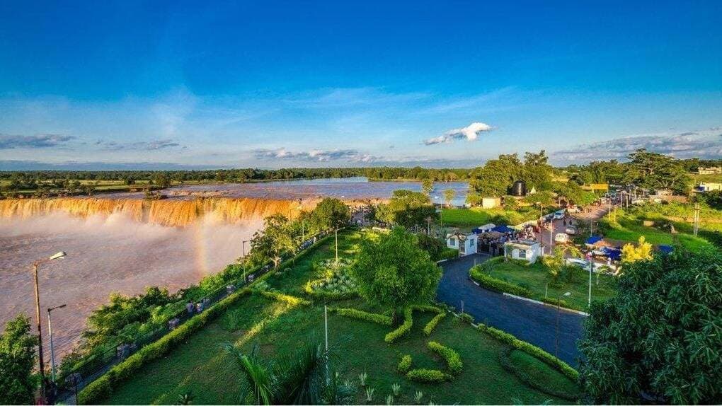 आपका पर्यटन कार्य छत्तीसगढ़ की पहचान बना रहा है? तो यह सम्मान आपके लिए है!
छत्तीसगढ़ टूरिज्म बोर्ड के विश्व पर्यटन दिवस पुरस्कार-2026 में पर्यटन क्षेत्र के उत्कृष्ट कार्यों को 10 श्रेणियों में सम्मानित किया जाएगा। 🌿
🏨 होटल
🧭 टूर ऑपरेटर
📍 जिला पर्यटन
🚀 पर्यटन स्टार्टअप
🏡 होमस्टे
📱 सोशल मीडिया इन्फ्लुएंसर
🌳 इको-टूरिज्म
🏔️ एडवेंचर टूरिज्म सहित अन्य श्रेणियां
🏆 पुरस्कार: ₹11,000 + मेमेंटो
📅 अंतिम तिथि: 15 सितंबर 2026
📩 it@visitcg.in
छत्तीसगढ़ पर्यटन की कहानी को दुनिया तक पहुंचाने वाले अपने पसंदीदा क्रिएटर या स्थान का नाम कमेंट में बताइए। 👇
#ChhattisgarhTourism #tourismawards2026