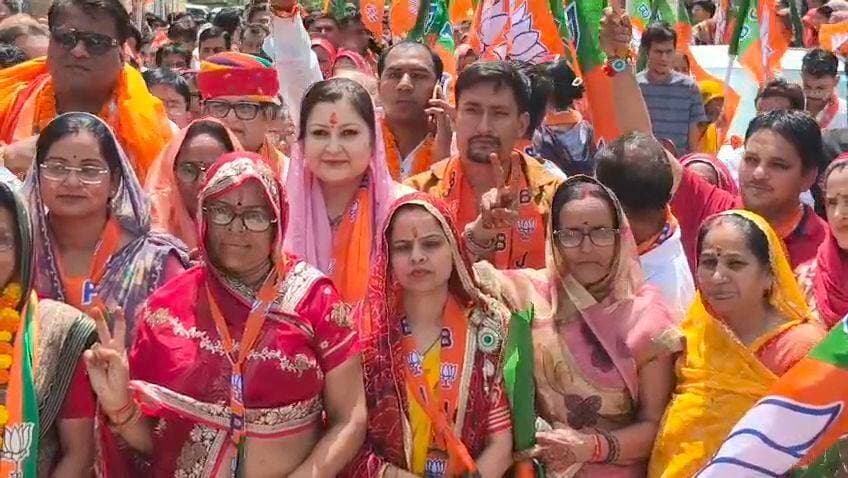 भाजपा 45, कांग्रेस 39 व रालोपा लड़ेगी 10 वार्डों में चुनाव/ 243 ने किए 305 नामांकन दाखिल/ कई नेताओं की कटी टिकट/ जन्मदिन/ हादसे में बाइक सवार की मौ*त
