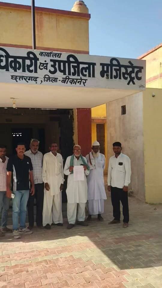 पूगल ब्रांच में 4 में से 2 समूह ओर बैलेंस के पानी की मांग के लिए छतरगढ़ SDM कार्यालय ज्ञापन सौंपा
#खाजूवाला #किसान #मूंगफली #बारिश #आंदोलन