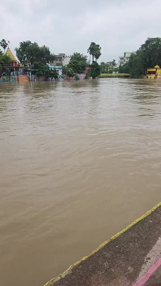 जहानाबाद,दरधा नदी का बढ़ा जलस्तर, संगम घाट की सभी सीढ़ियां डूबीं