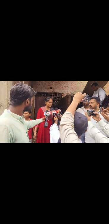 मनौरी कौशांबी में बड़ा ब्लास्ट! 🚨
पटाखा फैक्ट्री में लगी भयानक आग 🔥
आग की चपेट में आए कई मकान, जलकर हुए राख
कई मकान हुए जमींदोज़!
इलाके में मचा हड़कंप, मौके पर राहत-बचाव कार्य जारी।
पूरी खबर के लिए देखें NAI NEWS TV 📺
हैशटैग:
#Manori #Kaushambi #ManoriBlast #KaushambiBlast #PatakhaFactory