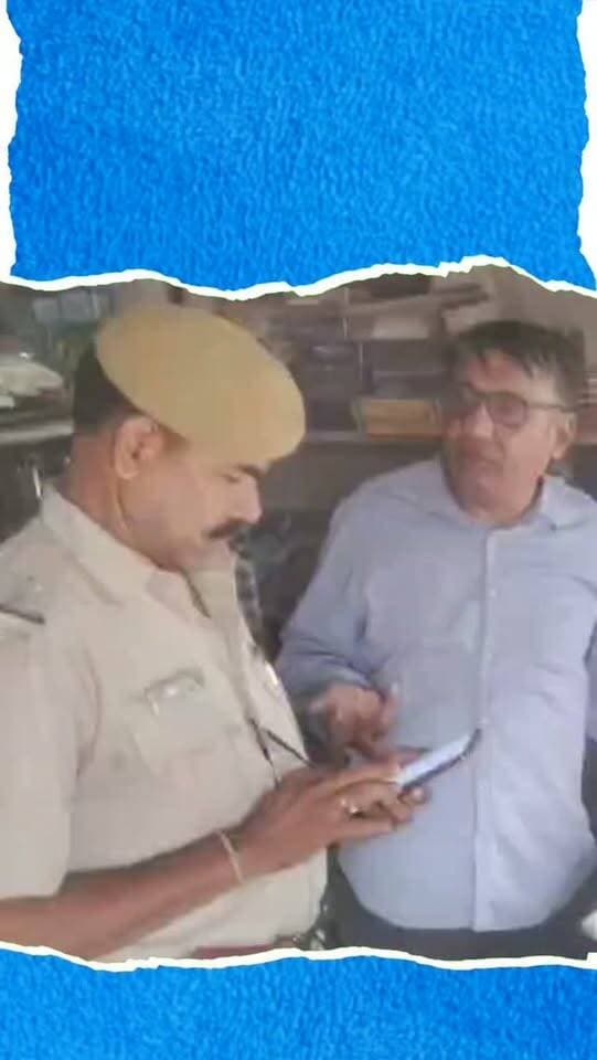 CCTV की सतर्कता से टली किराना दुकान में बड़ी सेंधमारी, सामान छोड़ भागे 3 चोर
डूंगरपुर: सदर थाना क्षेत्र के सती रामपुर बस स्टैंड स्थित किराना दुकान में बीती देर रात अज्ञात बदमाशों ने पीछे की दीवार में बड़ा छेद कर चोरी का प्रयास किया। दुकानदार जितेंद्र कलाल ने रात करीब ढाई बजे मोबाइल पर CCTV की लाइव फुटेज देखी तो दुकान के पीछे हलचल नजर आई। परिजनों के साथ मौके पर पहुंचे दुकानदार की भनक लगते ही तीनों नकाबपोश बदमाश निकाला हुआ सामान छोड़कर खेतों के रास्ते पहाड़ी की ओर भाग निकले। सूचना पर एएसआई पोपटलाल ने मौके का जायजा लिया। व्यापारियों ने क्षेत्र में रात्रिकालीन गश्त बढ़ाने की मांग की है।
#Dungarpur #DungarpurNews #CrimeNews #TheftAttempt #SadarPoliceStation