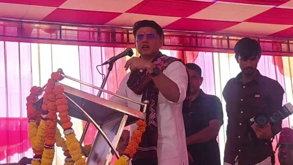 स्वर्गीय गोरधन कड़वासरा की प्रतिमा अनावरण...