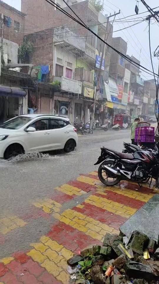 #मिर्जापुर में हो रही #झमाझम #बारिश से मौसम हुआ सुहाना जलप्रपातों पर झरनों का बढ़ा वेग....
#todaymirzapur
#LocalNews
#mirzapur
#मिर्जापुर
#mirzapurnews