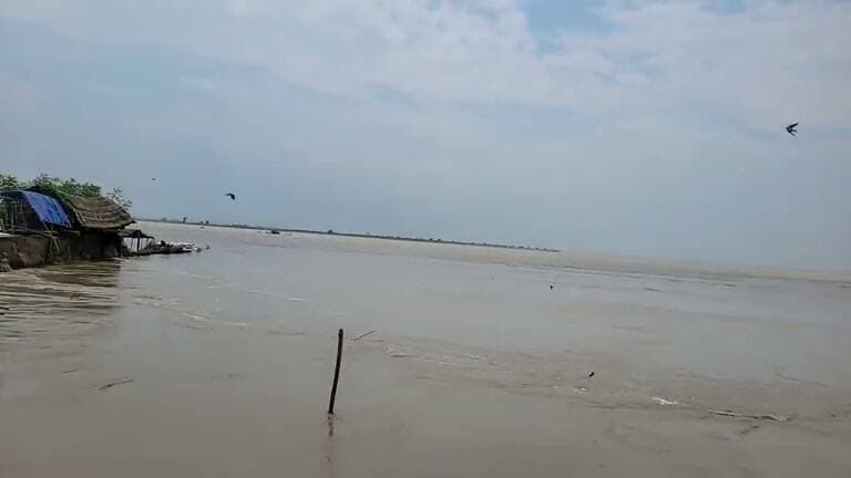 राघोपुर में भीषण कटाव का लाइव