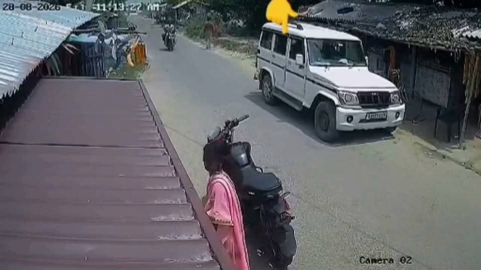 गाड़ी का दरवाजा खोलने से पहले पीछे जरूर देखे।
#RoadSafety