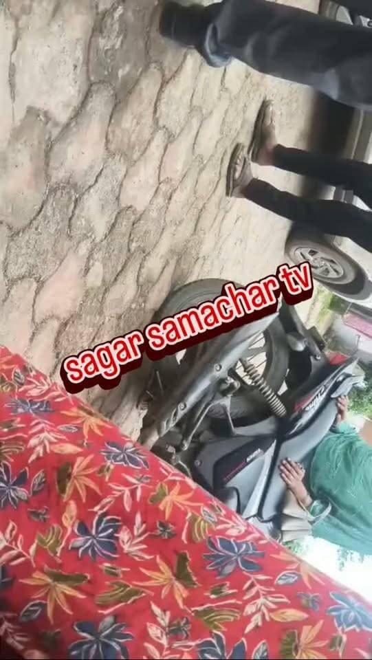 सागर में दो पक्षों में झगड़ा पुलिस के सामने ही जमकर चले लाठी डंडे #cmomadhyapradesh #PMOIndia