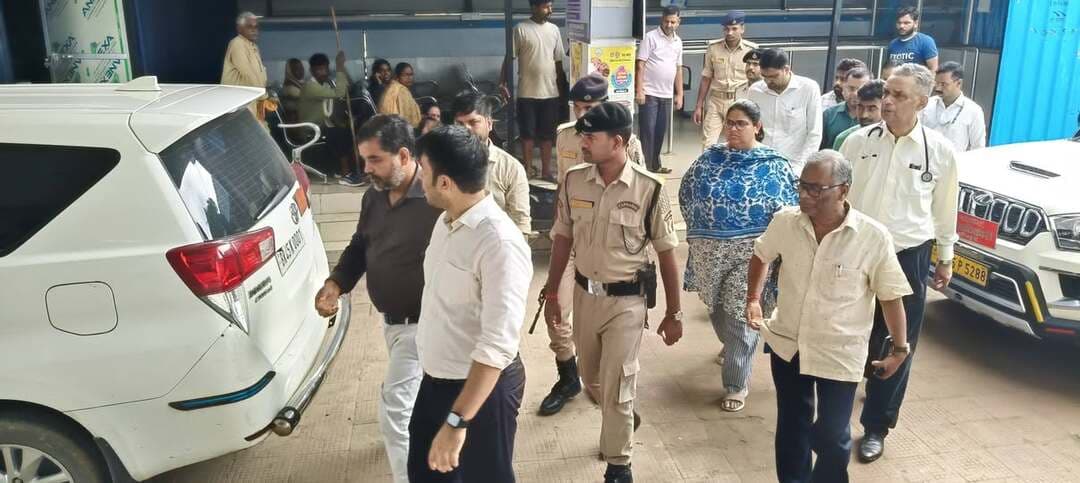 मोहनिया अनुमंडलीय अस्पताल का डीएम ने किया औचक निरीक्षण, साफ-सफाई से संतुष्ट दिखे कुमार अनुराग; महिला चिकित्सकों की अनुपस्थिति पर कार्रवाई का निर्देश*