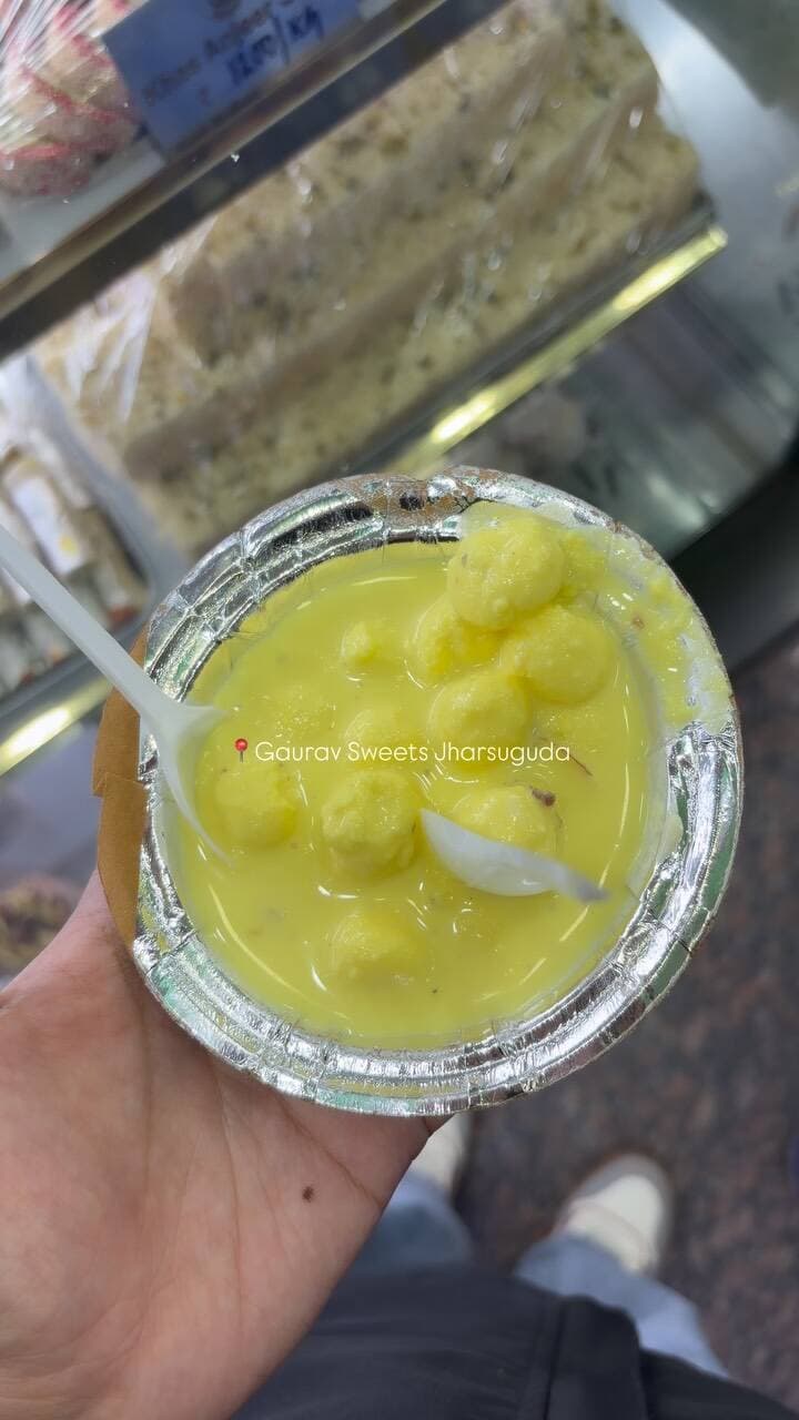 📍 Gaurav Sweets, Jharsuguda.
Veg cutlet, samosa & sweets everything was so tasty!
#explorepage✨ #minivlog #jharsuguda #food #foodies
