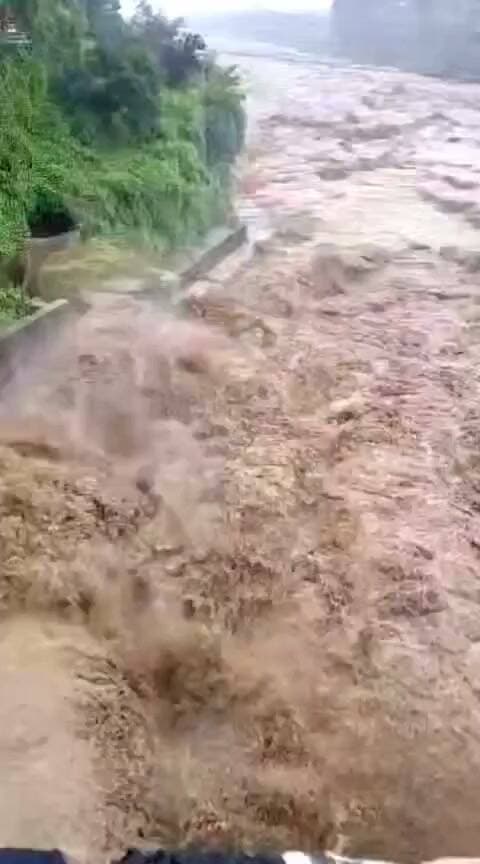 गोला बैराज़ में छोड़ा पानी पुलिस ने किया हाई अलर्ट जारी..
Udham Singh Nagar Police Uttarakhand Uttarakhand Police Rudrapur online RUDRAPUR CITY SP Vigilance Haldwani Haldwani Live