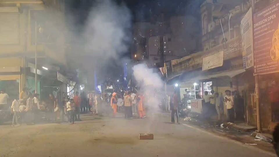 एक रात... 6 घंटे... 4 किलोमीटर का सफर #khurainews #mahakaleshwar #palkiyatra #nagarbharman🙏❤️🚩 #mahakalsarkar🔱 #ujjainkerajamahakal #khuraipalkiyatra