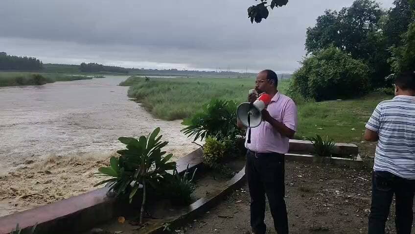 सावधान! गोला नदी में पानी छोड़े जाने को लेकर किच्छा तहसील प्रशासन अलर्ट, राजस्व उप निरीक्षक शेखर आर्य ने दी जानकारी